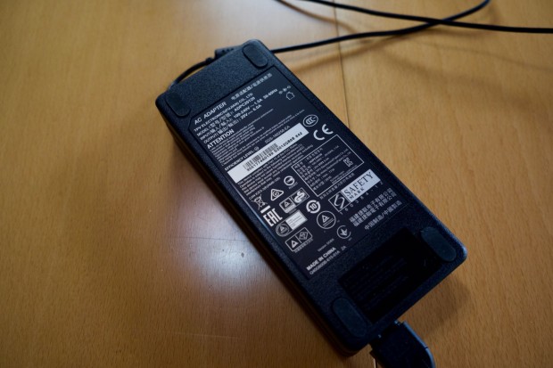 Das klobige Netzteil (Foto: Michael Wieczorek/Golem.de)