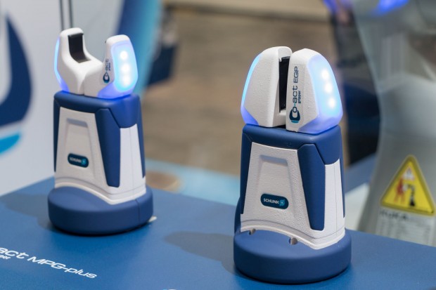 Die Co-acts sind mit Sensoren und intelligenter Software ausgestattet, die dafür sorgen, dass kein Mensch verletzt wird. (Foto: Werner Pluta/Golem.de)