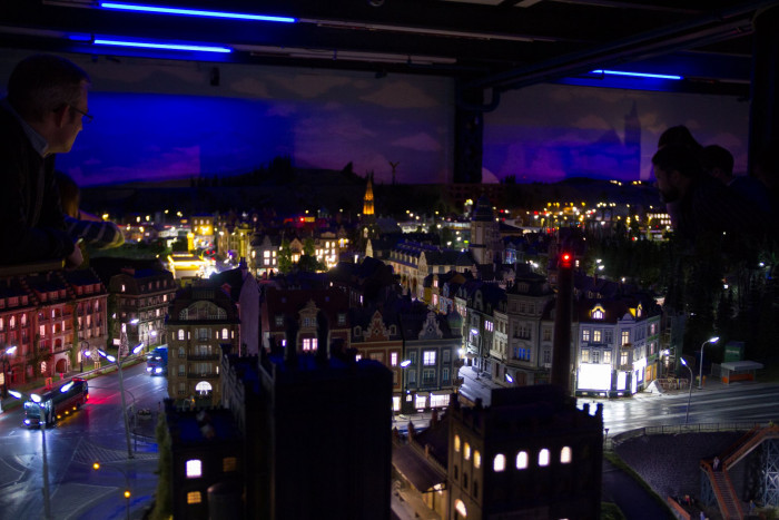 Knuffingen gehört zu den ältesten Abschnitten - hier fahren neben Zügen auch Autos. (Foto: Werner Pluta/Golem.de)