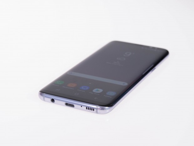 ... Galaxy S8 bis auf die Gr&ouml;&szlig;e identisch. (Bild: Martin Wolf/Golem.de)