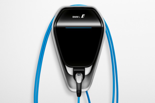 Die neue BMW iWallbox erlaubt ein Laden per Drehstrom mit bis zu 22 Kilowatt. (Foto: BMW) 