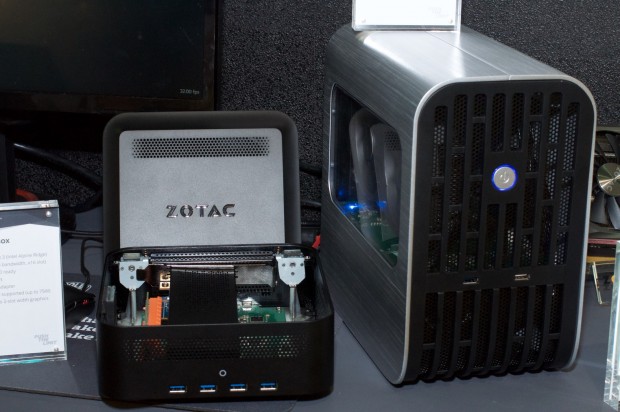 Links daneben ist die noch kleinere Thunderbolt-3-Box. (Foto: Andreas Sebayang/Golem.de)