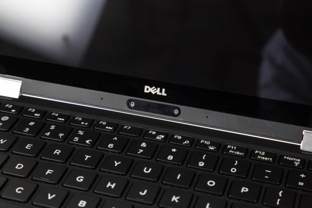 Die Webcam und die Infrarotkamera sind an der unteren Seite des Displays angebracht. (Bild: Martin Wolf/Golem.de)