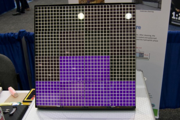 Noch recht weit von der Produktreife entfernt: ein EF-Display als E-Paper-Ersatz (Andreas Sebayang/Golem.de)