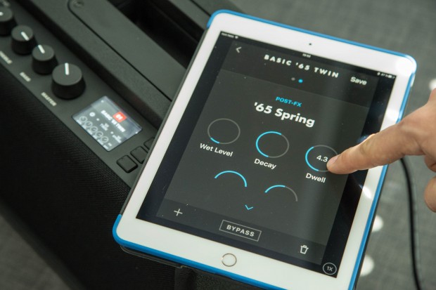 Per Touch-Eingaben können wir die Parameter leicht ändern. (Bild: Martin Wolf/Golem.de)