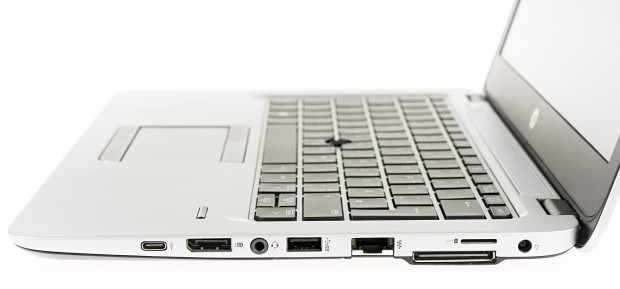 Anschl&uuml;sse rechts (Foto: Martin Wolf/Golem.de)