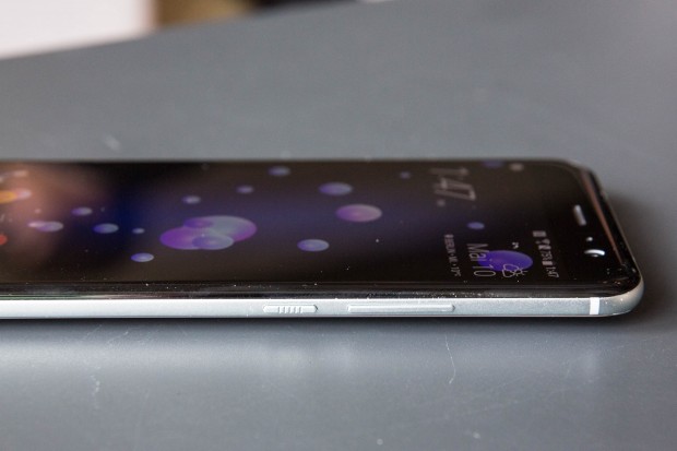 Das Display des U11 ist blickwinkelstabil und macht einen sehr guten ersten Eindruck. (Bild: Martin Wolf/Golem.de)