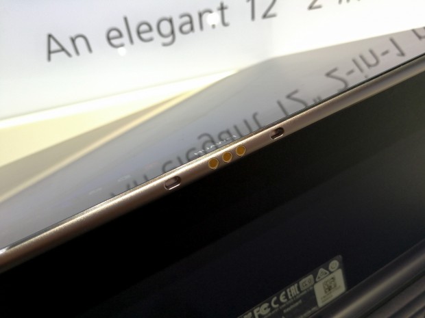 Die Anzahl der Pogo-Pins wurde auf drei verringert, die Haltemagneten daf&uuml;r verst&auml;rkt. (Bild: Tobias K&ouml;ltzsch/Golem.de)