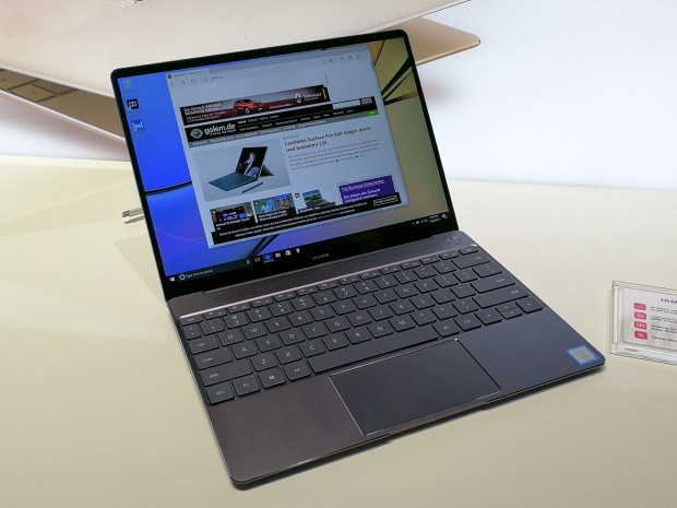 Das Notebook hat einen 13,3 Zoll gro&szlig;en Bildschirm. (Bild: Tobias K&ouml;ltzsch/Golem.de)