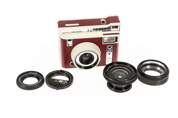 Der Lomo Instant Automat kommt mit reichhaltigem Zubeh&ouml;r. (Bild: Martin Wolf/Golem.de)