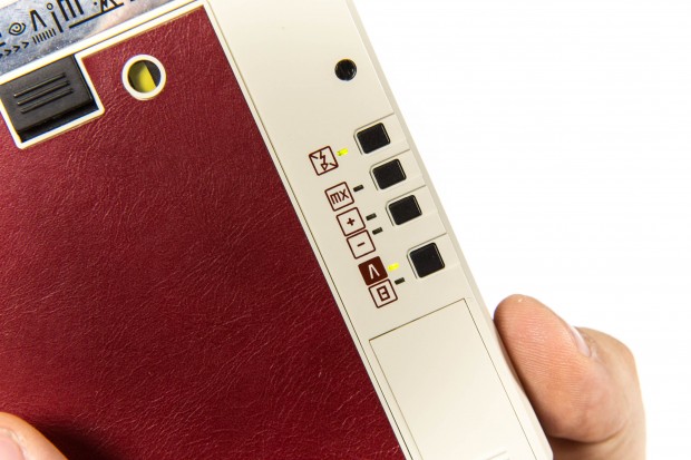 Die Lomo-Kamera bietet zahlreiche Einstellungsm&ouml;glichkeiten. (Bild: Martin Wolf/Golem.de)