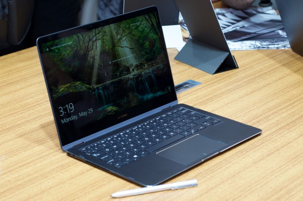 Dass es ein Convertible ist, ist dem Zenbook kaum anzumerken. (Foto: Andreas Sebayang/Golem.de)