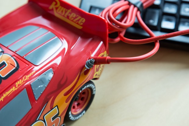 Der Akku wird stilecht aufgeladen. (Foto: Martin Wolf/Golem.de)