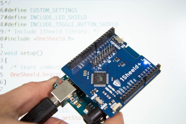 Programmiert wird mit der Arduino IDE. (Bild: Martin Wolf/Golem.de)