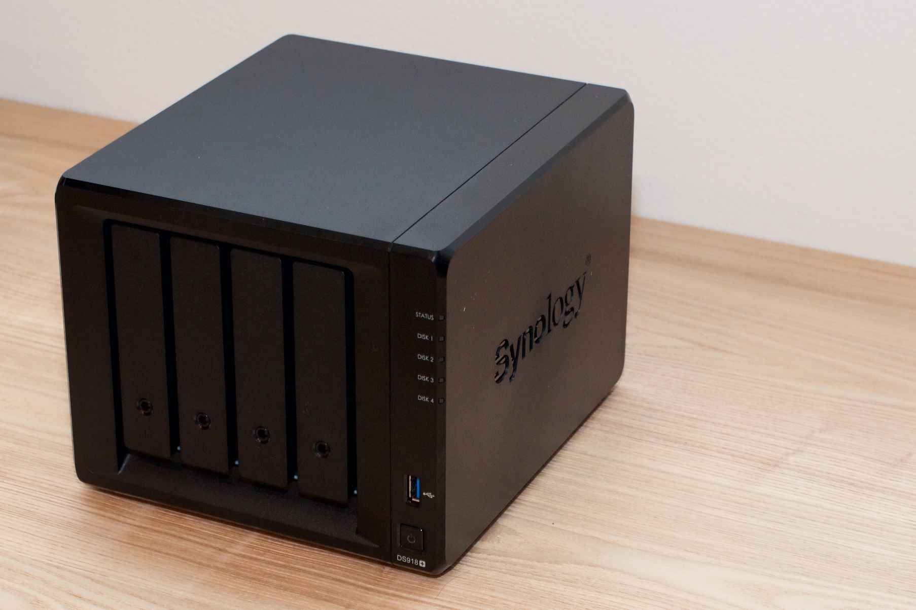 ds918-neues-synology-nas-bietet-zwei-m-2-ssd-slots-golem-de