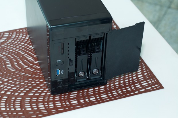 ... unterscheidet sich von dem sonst sehr technisch wirkenden Thecus-Design. (Foto: Andreas Sebayang/Golem.de)