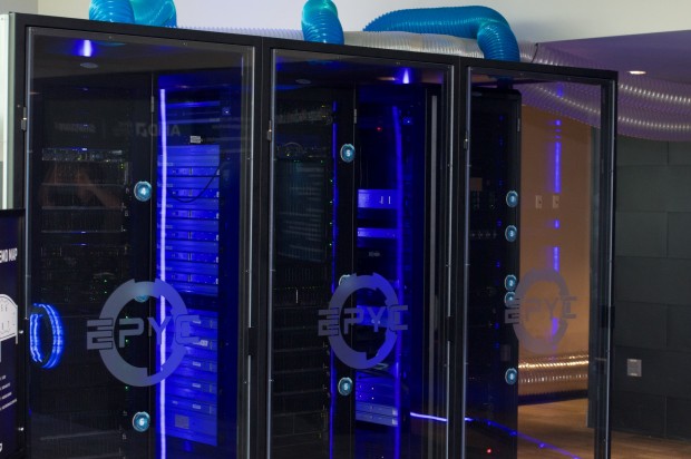 AMD zeigte einige Demoserver. (Foto: Andreas Sebayang/Golem.de)