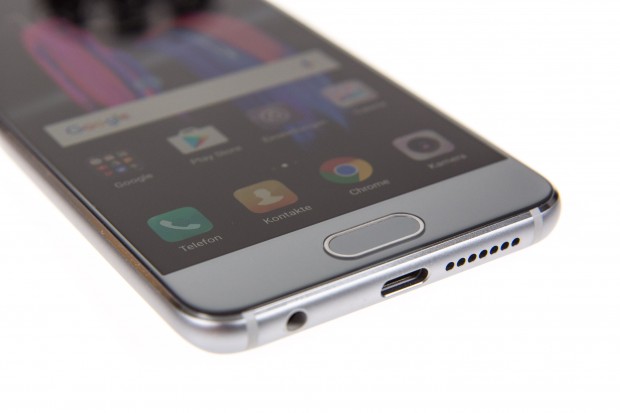 Honor 9 verfügt über eine normale 3,5-mm-Klinkenbuchse. (Bild: Martin Wolf/Golem.de)