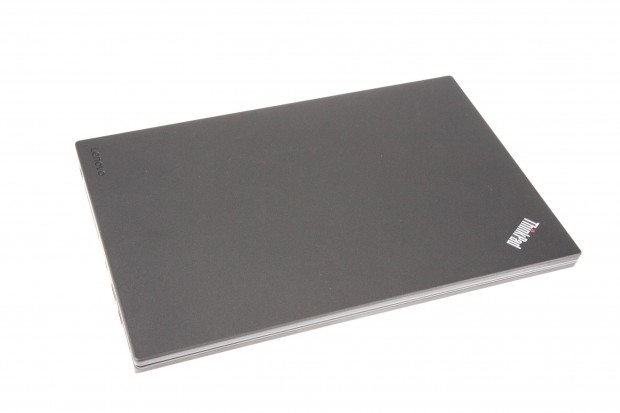 Auf dem Deckel ist das Thinkpad-Logo mit roter LED. (Bild: Martin Wolf/Golem.de)