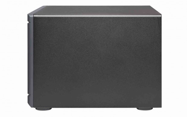 TVS-882BR rechts. (Bild: Qnap)