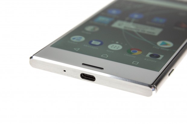 Xperia XZ Premium hat einen USB-C-Anschluss. (Bild: Martin Wolf/Golem.de)