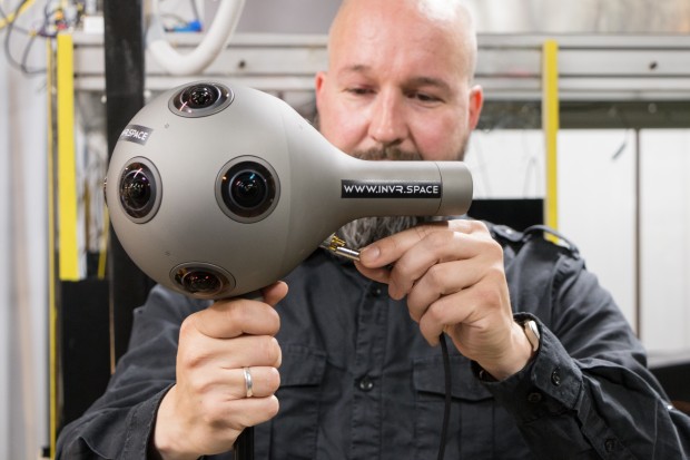 Mit der Nokia Ozo produziert Golem.de ein 360°-Feature zur Quantenkonferenz. (Bild: Werner Pluta/Golem.de)