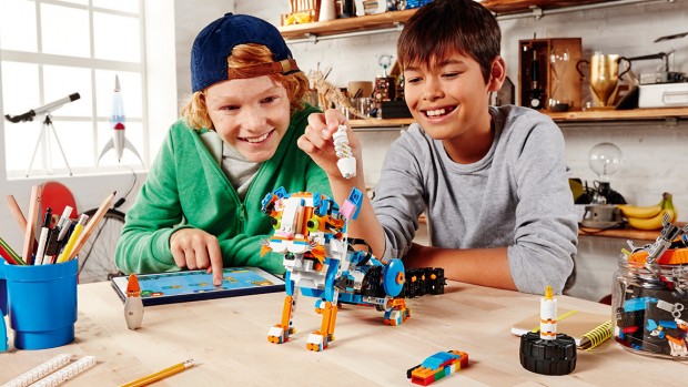 Mit Lego Boost lassen sich viele Kreationen erstellen.(Bild: Lego)