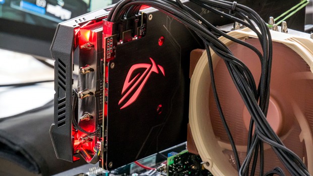 Asus Radeon RX Vega 64 Strix (Foto: Marc Sauter/Golem.de)