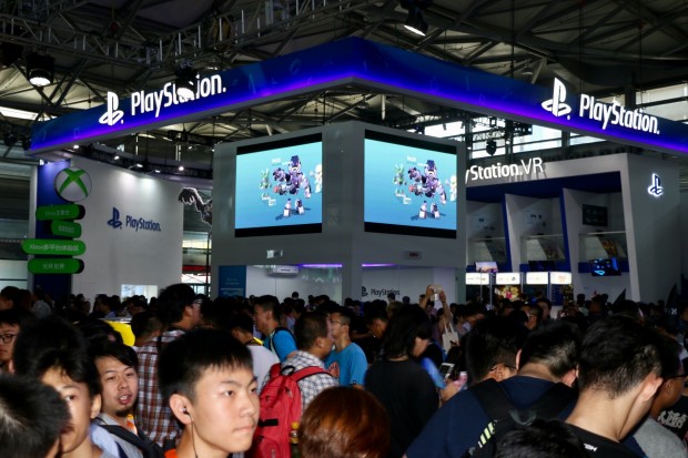 Sony zeigt seine Playstation 4 nat&uuml;rlich auch, obwohl China kein Konsolenland ist. (Foto: P. Steinlechner / Golem.de)