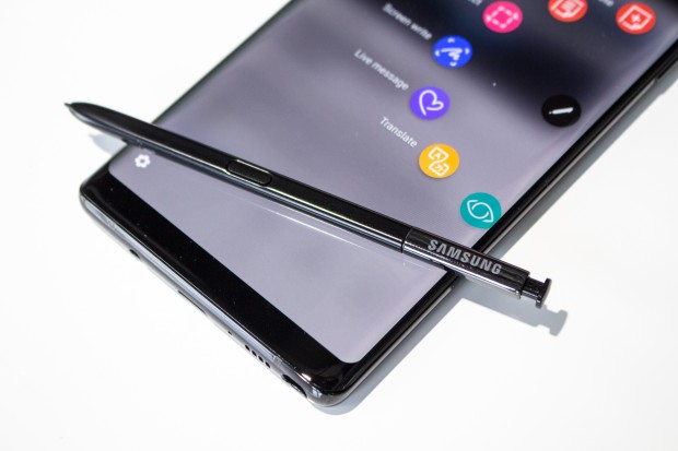 Der S Pen bietet wieder eine Reihe an Möglichkeiten, mit dem Smartphone zu interagieren. (Bild: Tobias Költzsch/Golem.de)