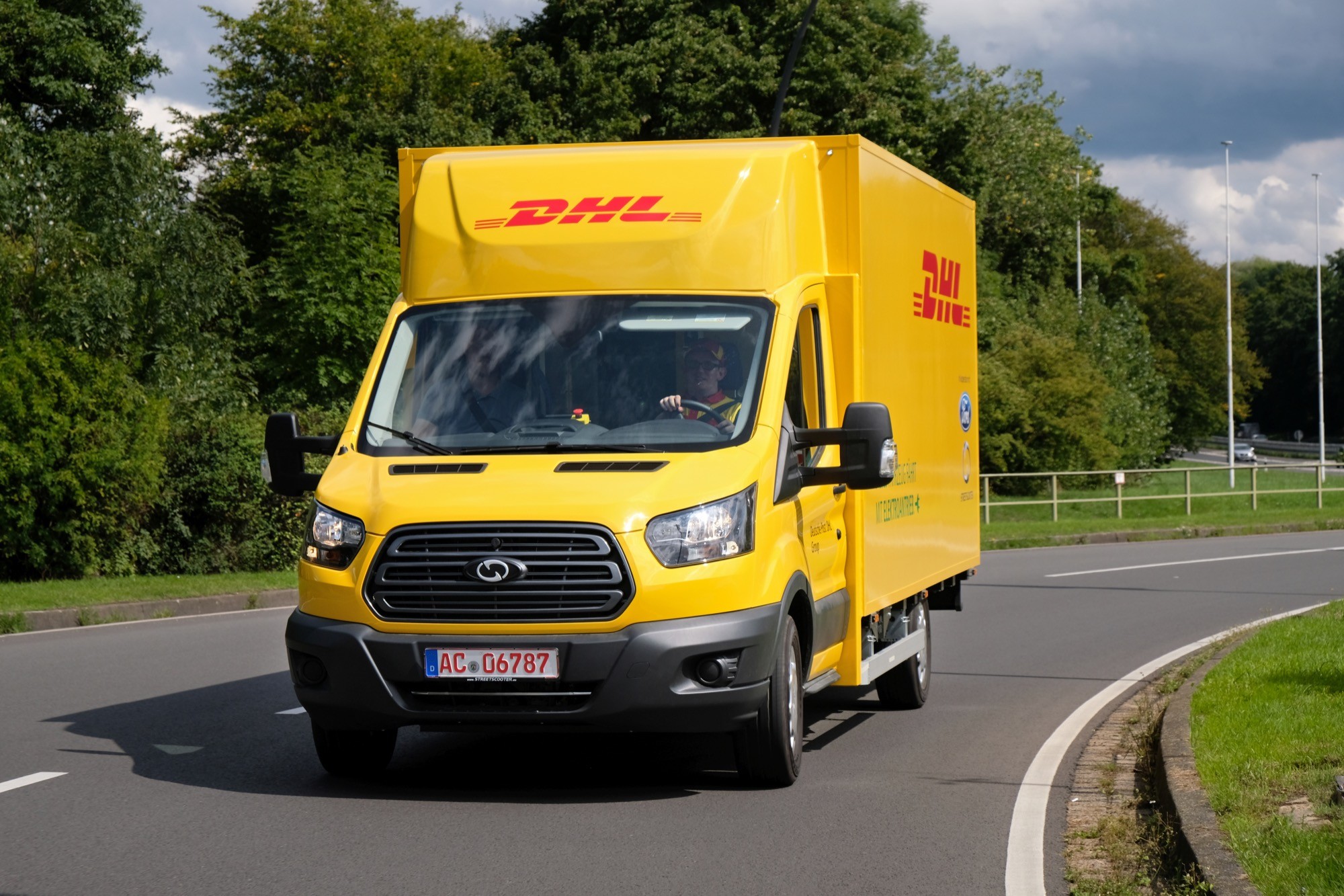 Streetscooter Work XL Deutsche Post stellt ElektroLkw mit 200 km