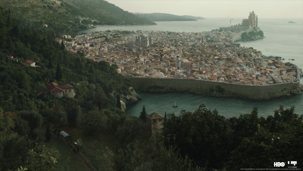 ... oder die Hauptstadt Königsmund mit dem Roten Bergfried. (Bild: HBO/Mackevision)