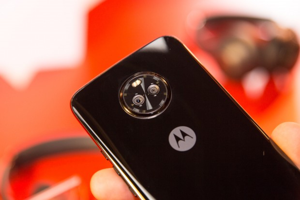 Die Kamera des Moto X4 erkennt Objekte wie etwa Sehenswürdigkeiten und bietet weiterführende Informationen. (Bild: Martin Wolf/Golem.de)