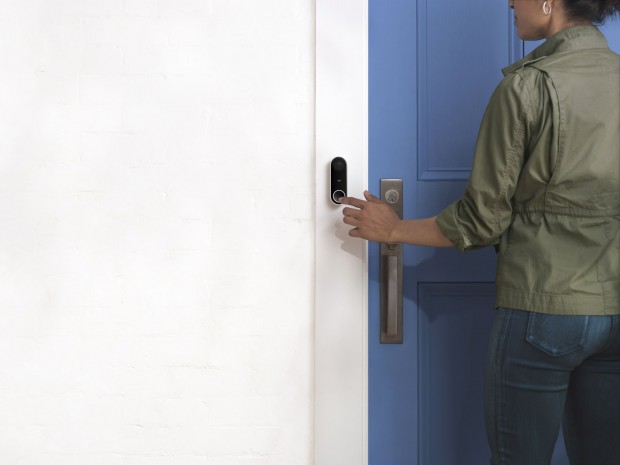 Nest Hello ist eine kleine Klingel mit eingebauter Kamera. (Bild: Nest)