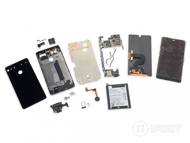 Das auseinandergenommene Essential Phone (Bild: iFixit)