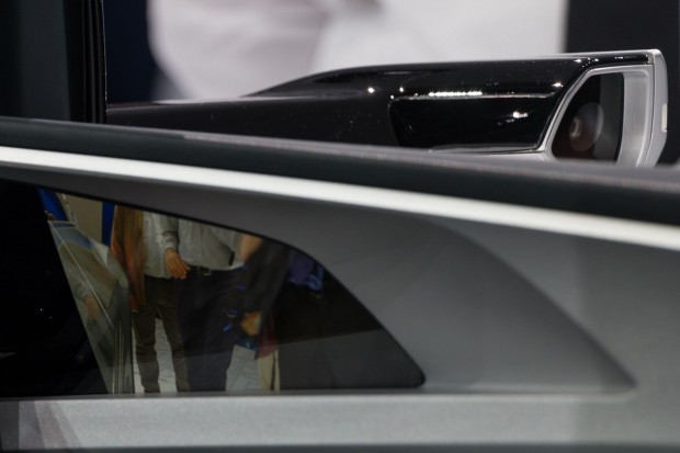 Statt Außenspiegel hat Elaine Kameras und Displays. (Foto: Werner Pluta/Golem.de)