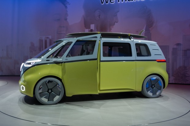 ... und der Elektro-Bully ID Buzz. (Foto: Werner Pluta/Golem.de)