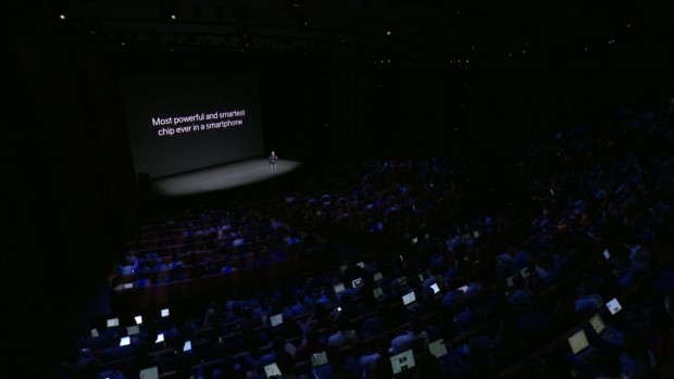 Apple iPhone 8 (Bild: Apple / Screenshot: Golem.de)