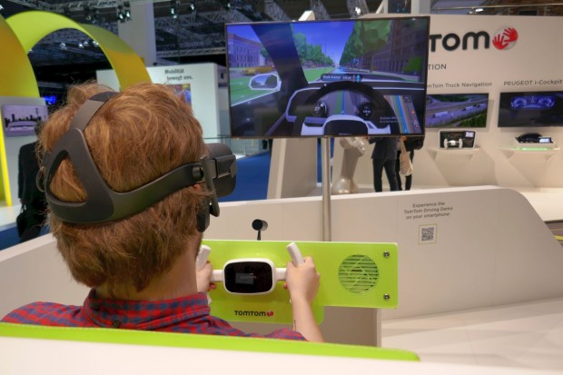 Navigationsspezialist Tomtom hat seinen Simulator farblich auf das Corporate Design abgestimmt und mit Ventilatoren ausgestattet. (Foto: Gaetano Rizzo)