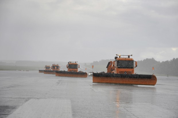 Automated Airfield Ground Maintenance (Bild: Daimler)