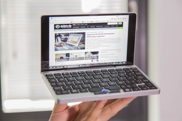 Der GPD Pocket ist ein kleines, leichtes Notebook, das einen 7-Zoll-Touchscreen hat. (Bild: Martin Wolf/Golem.de)
