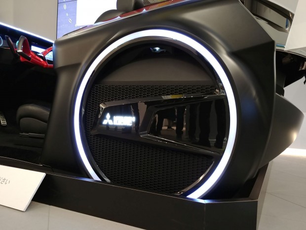 Hier sind die Projektoren in den Radkappen eingebaut. (Bild: Tobias Költzsch/Golem.de)