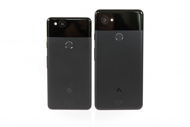 Vom Design her sind die beiden Smartphones nahezu identisch. (Bild: Martin Wolf/Golem.de)