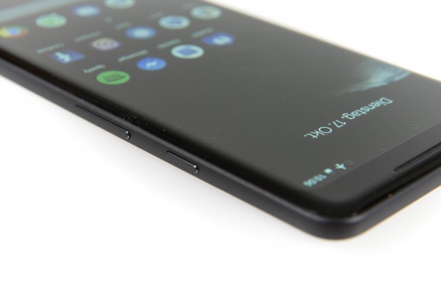 Das POLED-Display hat ein Format von 2:1. (Bild: Martin Wolf/Golem.de)