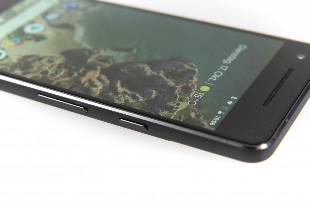 Beim Pixel 2 wird ein AMOLED-Display verwendet. (Bild: Martin Wolf/Golem.de)