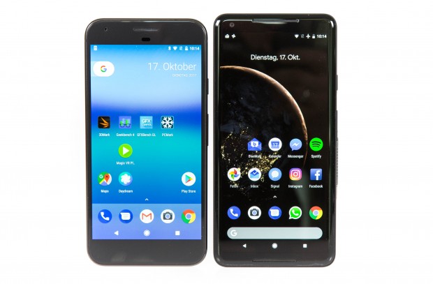 Das Pixel 2 XL im Vergleich zum Pixel XL links im Bild. (Bild: Martin Wolf/Golem.de)