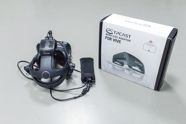 TPCast am HTC Vive mit Deluxe Audio Strap (Foto: Martin Wolf/Golem.de)
