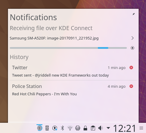 Plasma zeigt gespeicherte Benachrichtigungen. (Bild: KDE)