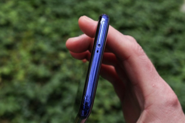 HTC U11 Life hat einen Steckplatz für Micro-SD-Karten. (Bild: Martin Wolf/Golem.de)