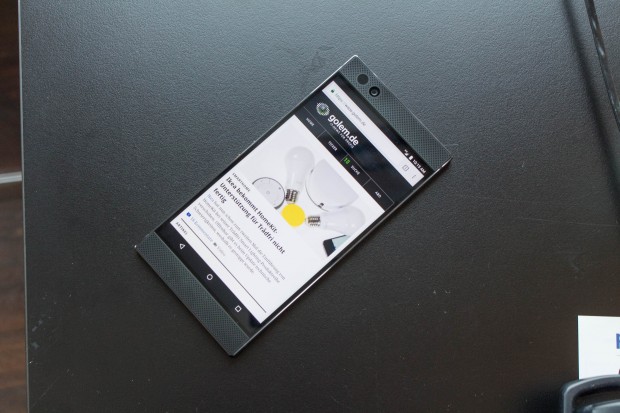 Das Razer Phone hat ein 5,72 Zoll großes Display. (Bild: Martin Wolf/Golem.de)